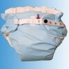 Straf-Omutsu „Rubber Control“ – PVC-Windel mit Schlossoption & Spreizkern