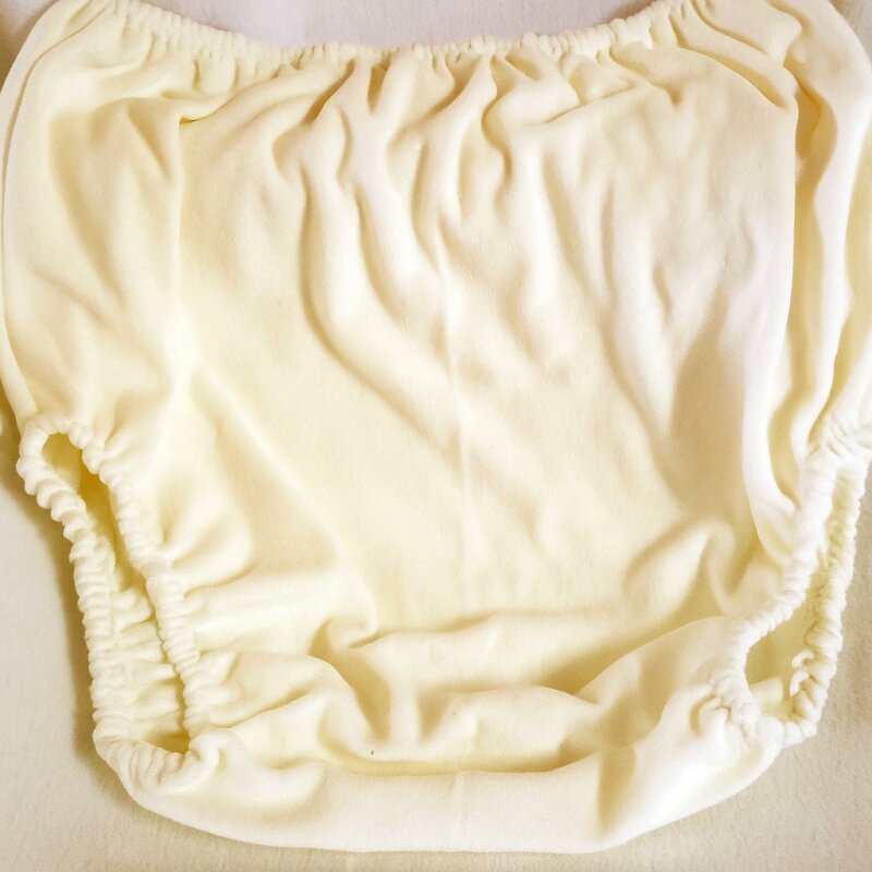 Flauschige Windelüberhose aus Nickystoff